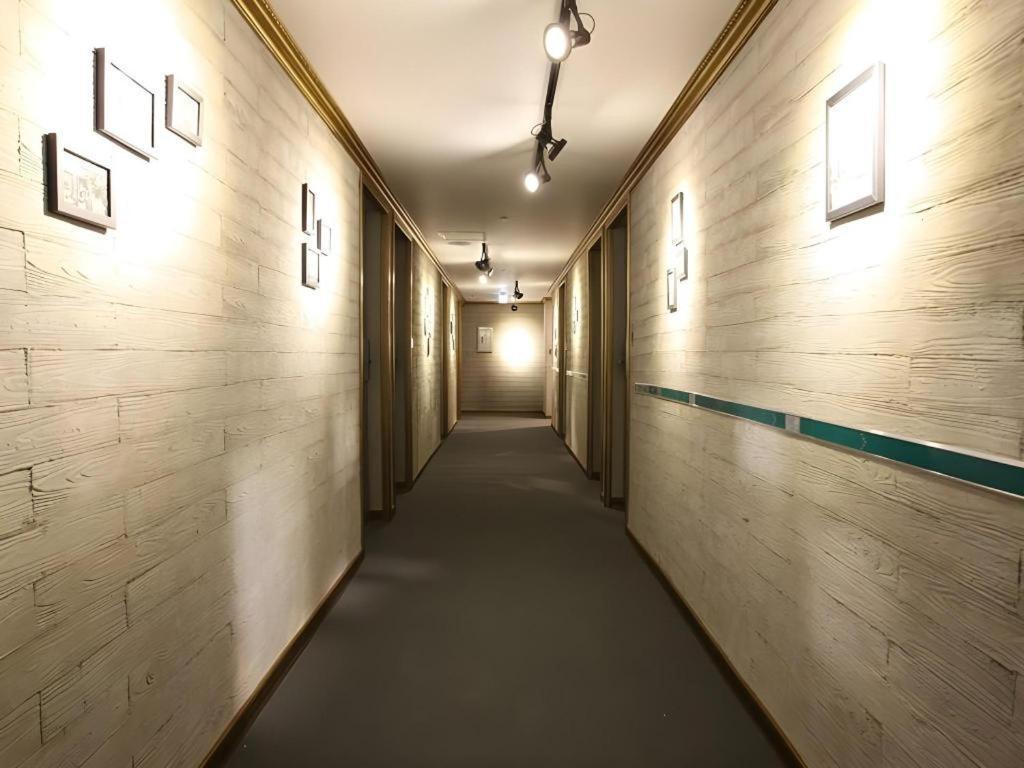 Отель Myeongdong Mom House Сеул Экстерьер фото