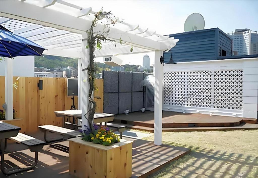 Отель Myeongdong Mom House Сеул Экстерьер фото