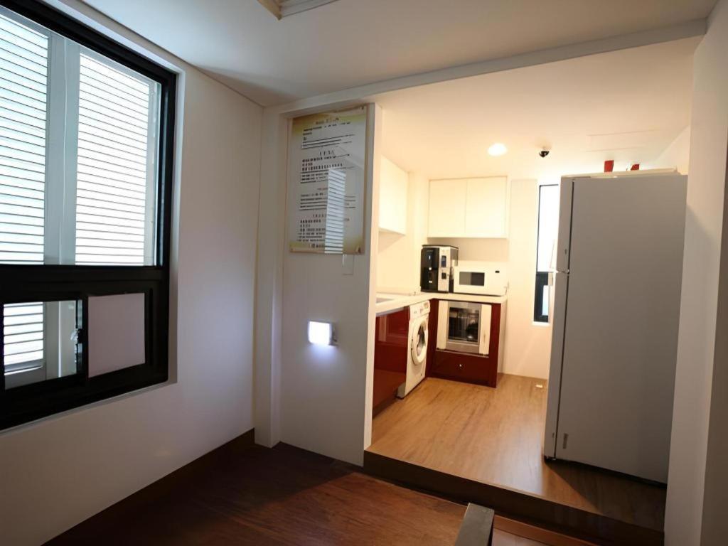 Отель Myeongdong Mom House Сеул Экстерьер фото